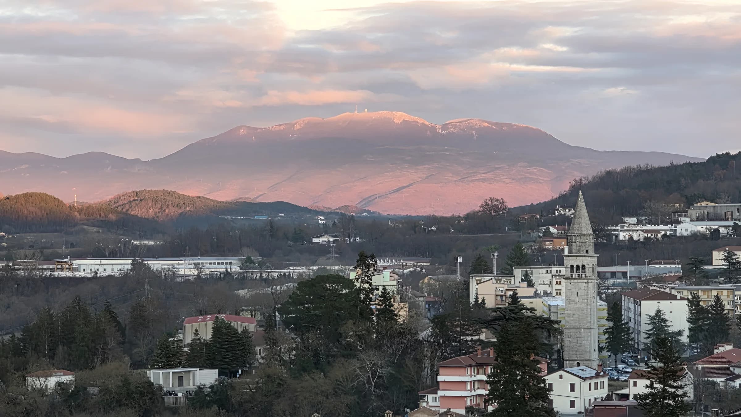 Pazin s pogledom na Učku
